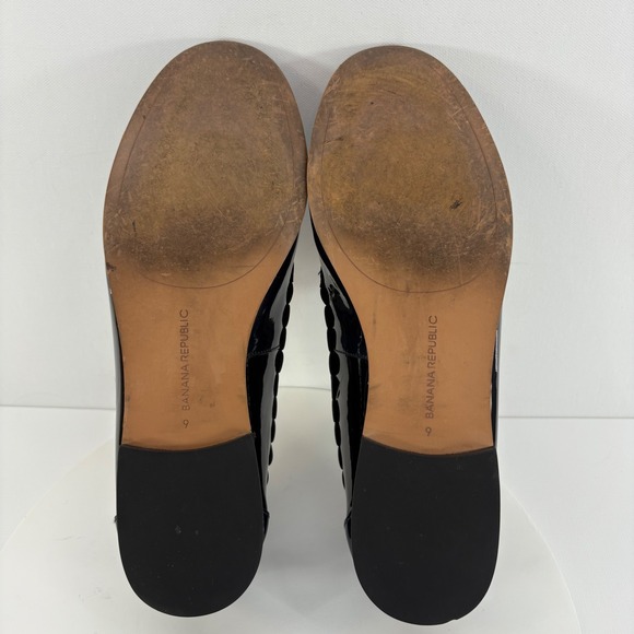 Banana Republic Patent Leather Scalloped Trim Loafers Black Women's Size 9M‎ - Picture 8 of 9